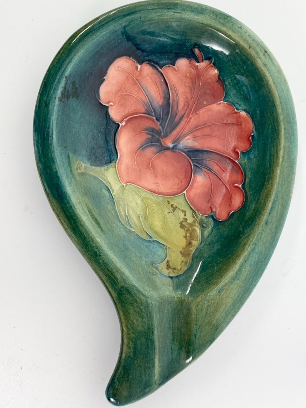 William Moorcroft Art Pottery green Teardrop Hibiscus Ashtray  England